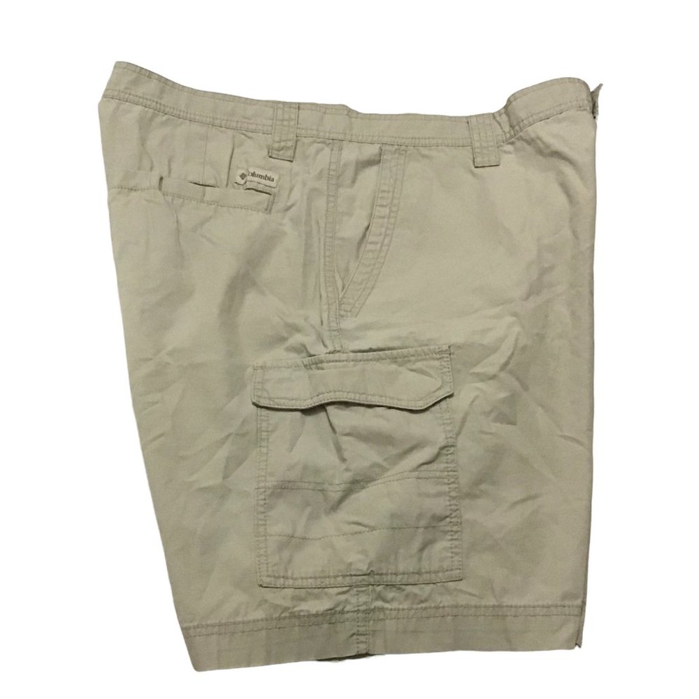 Columbia Mens Sz 38 Khaki Cargo Shorts Total Length 20in Inseam 9in